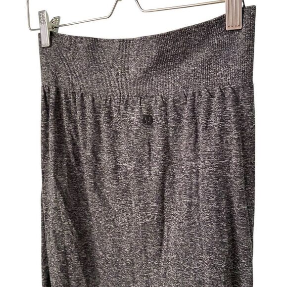 Lululemon Boulevard Bliss Skirt in Size 8 - Picture 8 of 9